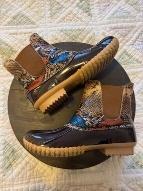 Nature Breeze Snake Print Rain Boots Size 9 Chelsea Style Waterproof Ankle Boots